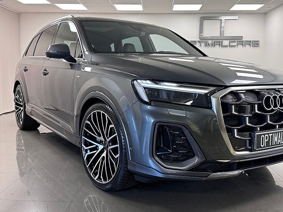 Audi Q7 2 of 22