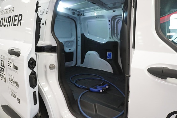 Ford Transit Courier 7 of 9