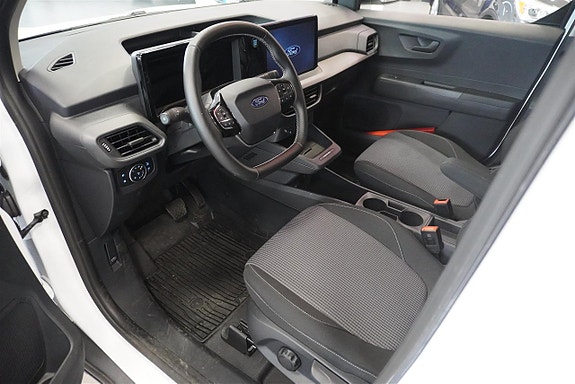 Ford Transit Courier 2 of 9