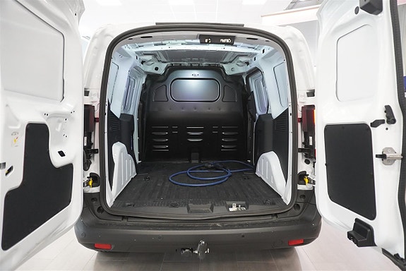 Ford Transit Courier 8 of 9
