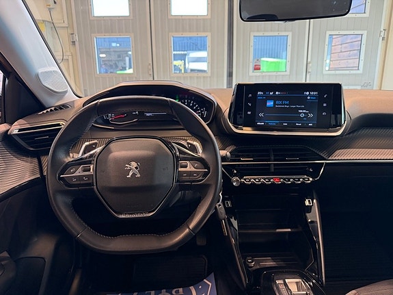Peugeot 208 8 of 24