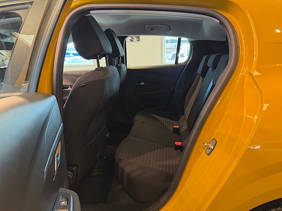 Peugeot 208 19 of 24