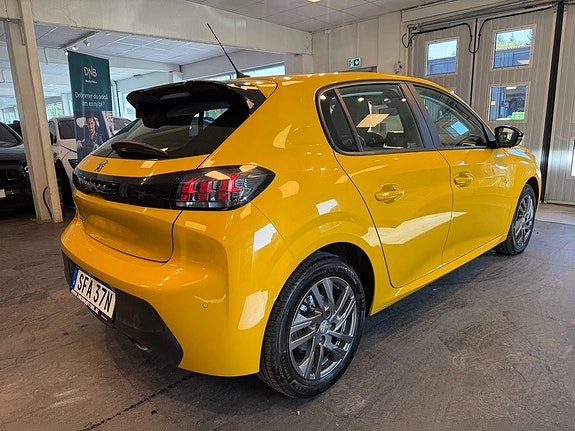 Peugeot 208 4 of 24