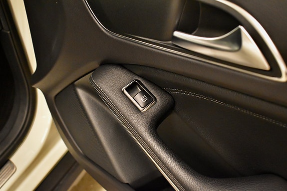 Mercedes-Benz GLA200 12 of 14