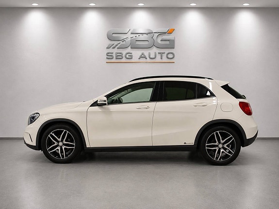 Mercedes-Benz GLA200 3 of 14