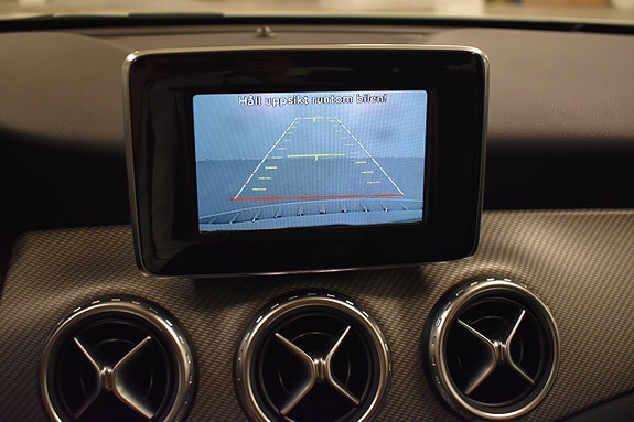 Mercedes-Benz GLA200 14 of 14