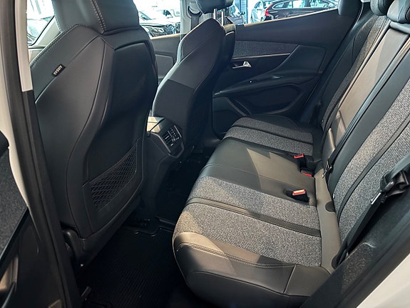 Peugeot 3008 13 of 14