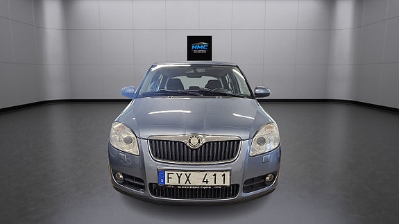 Skoda Fabia 2 of 9