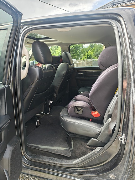 Dodge RAM 1500 3 of 8