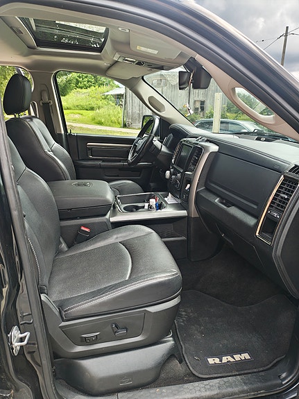 Dodge RAM 1500 5 of 8