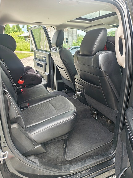 Dodge RAM 1500 4 of 8