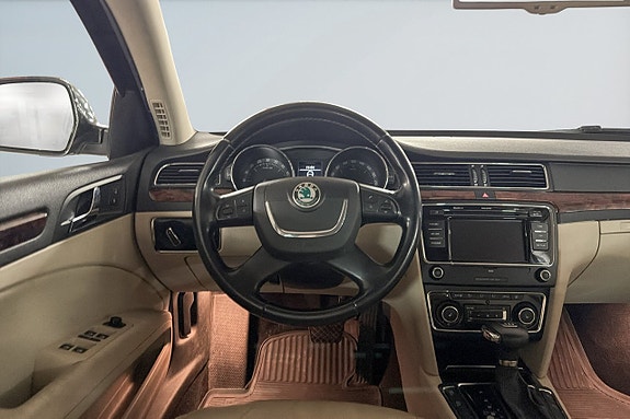 Skoda Superb 11 of 17