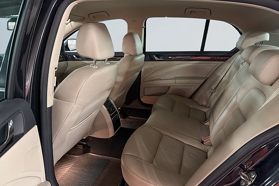 Skoda Superb 15 of 17