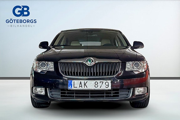 Skoda Superb 8 of 17