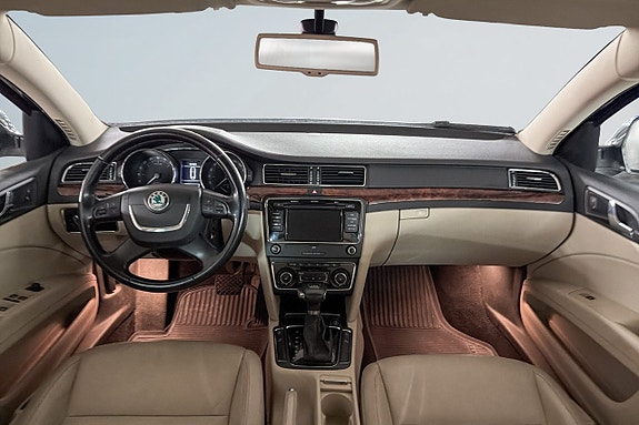 Skoda Superb 13 of 17