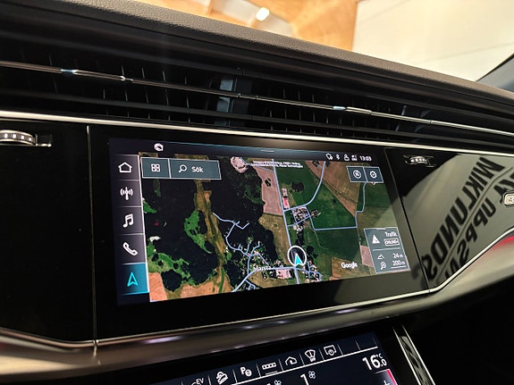Audi Q8 17 of 30