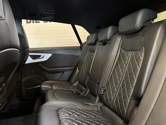 Audi Q8 22 of 30