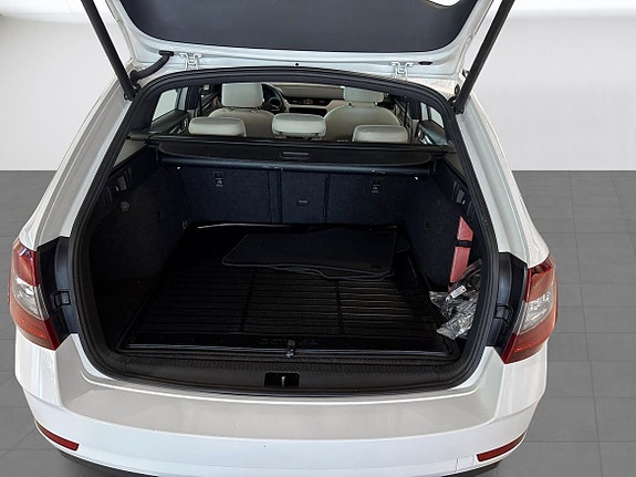 Skoda Octavia 12 of 14
