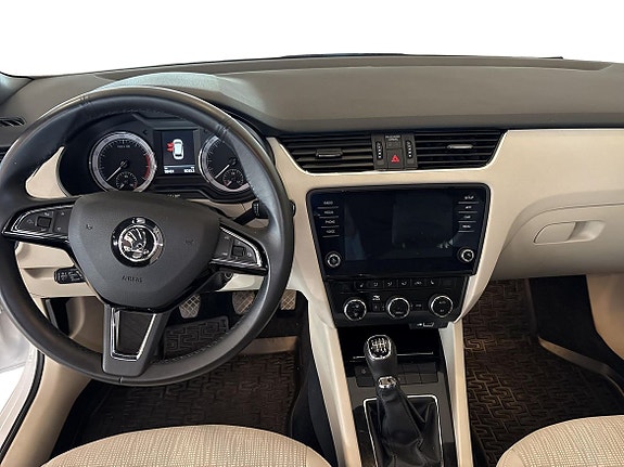 Skoda Octavia 8 of 14