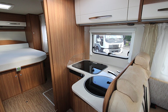 Carado T 449 T69 2017 Queenbed 2,3 Turbodiesel 6 vxl manuell 11 of 16
