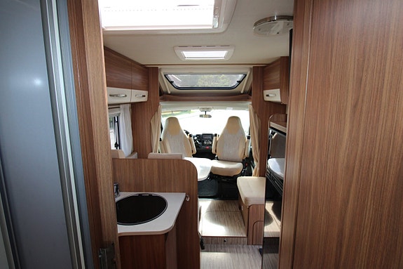 Carado T 449 T69 2017 Queenbed 2,3 Turbodiesel 6 vxl manuell 15 of 16