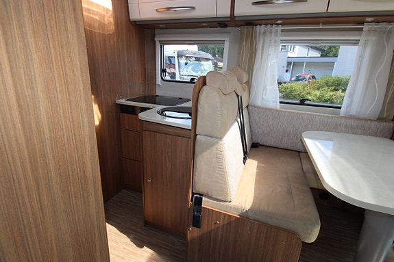 Carado T 449 T69 2017 Queenbed 2,3 Turbodiesel 6 vxl manuell 8 of 16