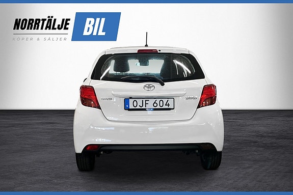 Toyota Yaris 7 of 20