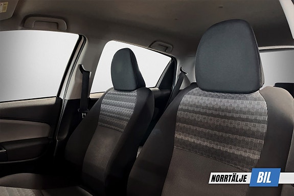 Toyota Yaris 10 of 20