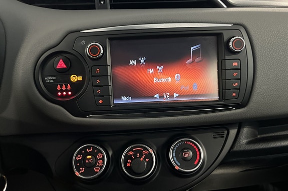 Toyota Yaris 15 of 20