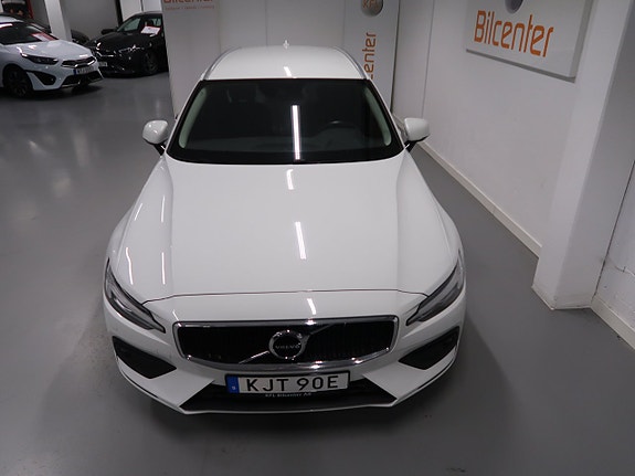 Volvo V60 11 of 30