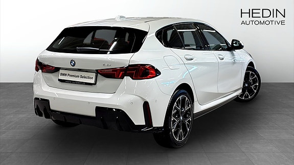 BMW 120 2 of 9