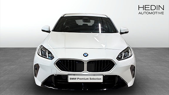 BMW 120 8 of 9