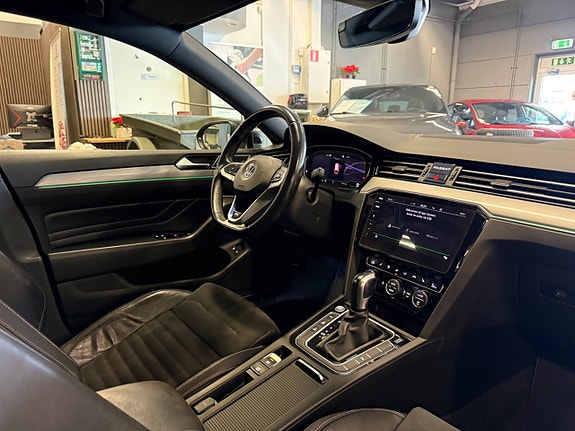 Volkswagen Passat 25 of 27
