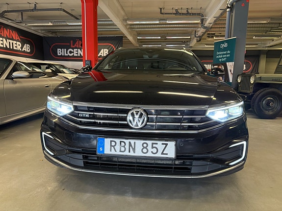 Volkswagen Passat 4 of 27