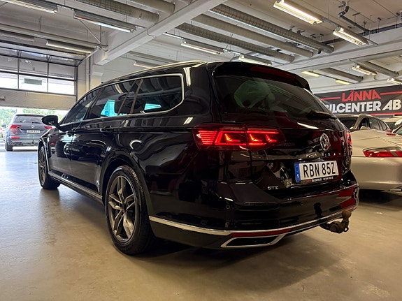 Volkswagen Passat 8 of 27