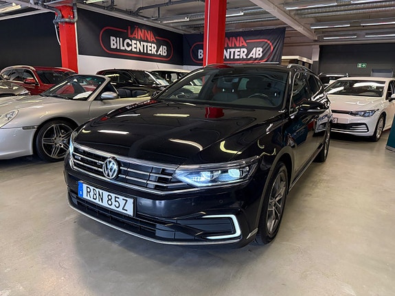 Volkswagen Passat 3 of 27