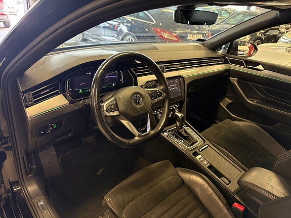 Volkswagen Passat 11 of 27