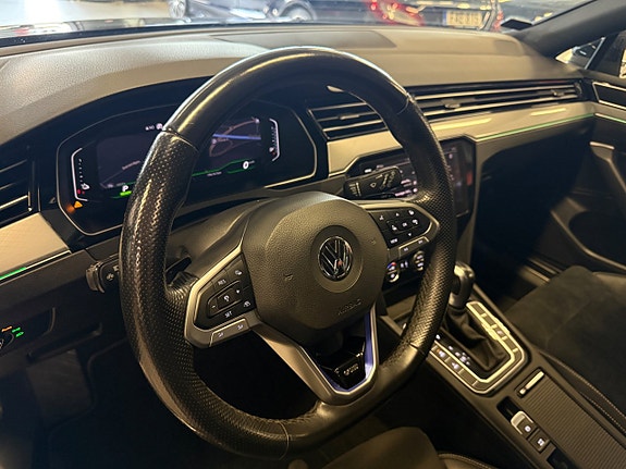 Volkswagen Passat 12 of 27