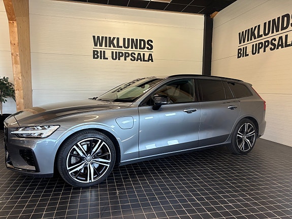 Volvo V60 2 of 25