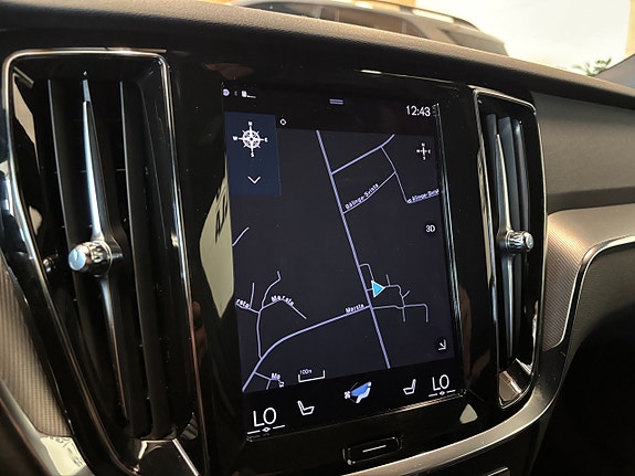 Volvo V60 14 of 25
