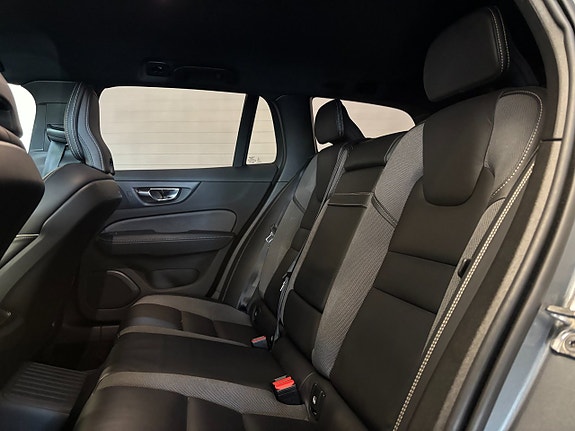 Volvo V60 18 of 25