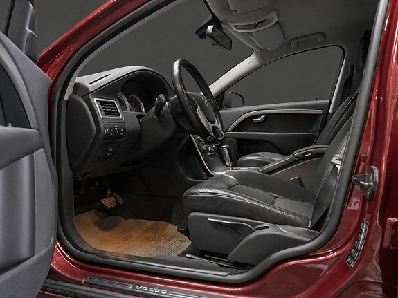 Volvo V70 7 of 17