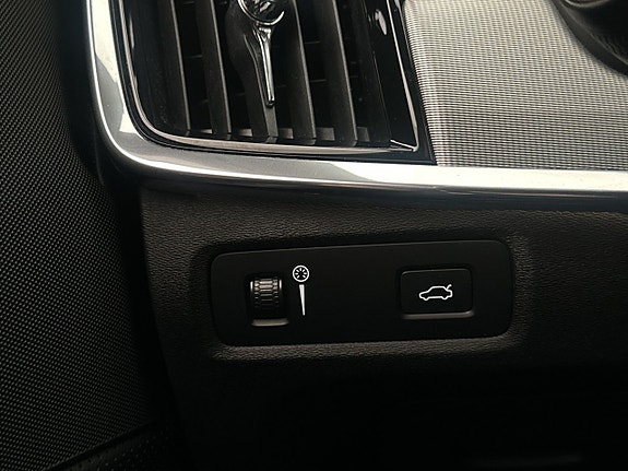 Volvo V90 17 of 30