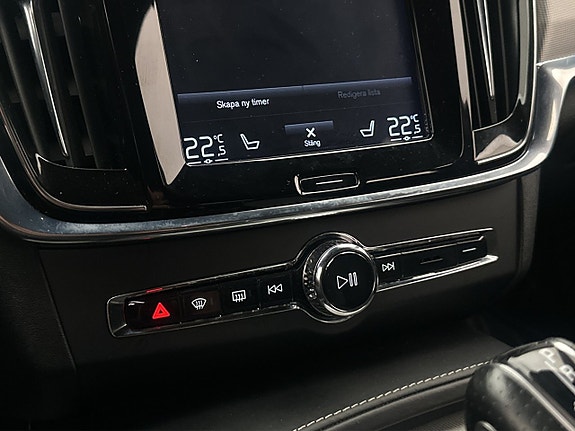 Volvo V90 27 of 30