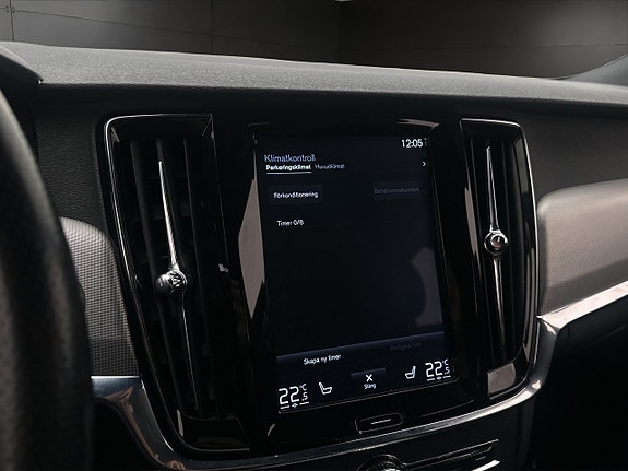 Volvo V90 26 of 30