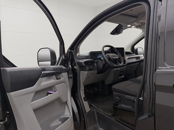 Ford Transit Custom 14 of 30