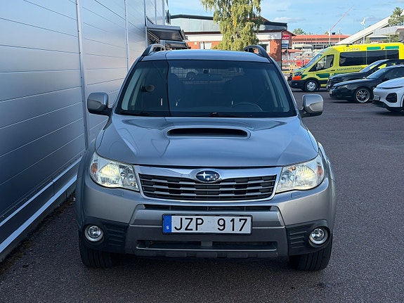 Subaru Forester 3 of 10