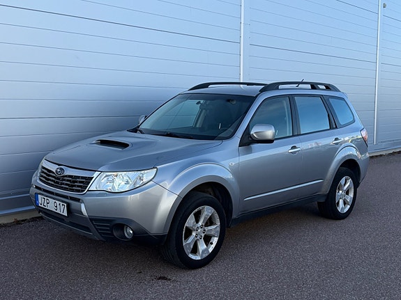 Subaru Forester 2 of 10