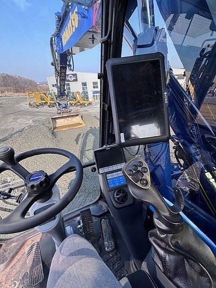 Komatsu PW 168-11E1 4 of 9