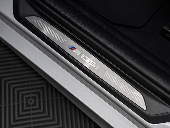 BMW M135i 9 of 26